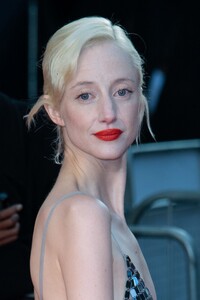 andrea-riseborough-the-bfi-63rd-london-film-festival-closing-night-gala-10-13-2019-7.jpg