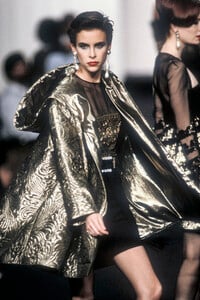 balmain-fw-91-2.thumb.jpg.4515488f362a126464c73c69f5270fea.jpg