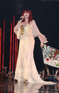 florence-welch-com-6.jpg