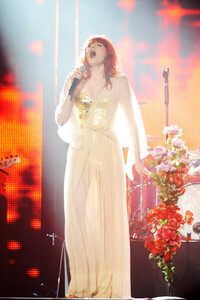 florence-welch-com-8.jpg