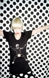 houseofhollandnaked02tw3.jpg