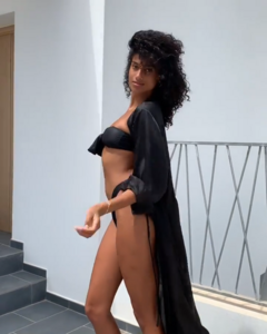 imaanhammam_68835153_476700116482394_4213137139117743255_n-00.00.05.709.png