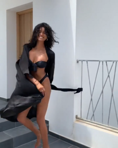 imaanhammam_68835153_476700116482394_4213137139117743255_n-00.00.08.633.png