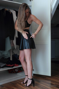 julia_tries_the_first_shootingoutfit_on_16_by_photographythomaskru_ddr1vro-fullview.thumb.jpg.89d8b26427769d68125fcd2052d883a7.jpg