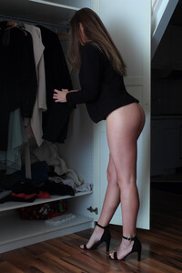 julia_tries_the_first_shootingoutfit_on_21_by_photographythomaskru_ddse9z5-fullview.thumb.jpg.85711c3269912f01547552fb458013dd.jpg