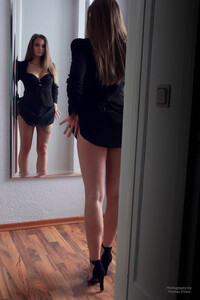 julia_tries_the_first_shootingoutfit_on_27_by_photographythomaskru_ddua1yp-fullview.thumb.jpg.ab5aa786eae47cea003f35a66ba3c4dd.jpg