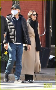 leonardo-dicaprio-camila-morrone-couple-up-rare-day-out-in-nyc-03.jpg