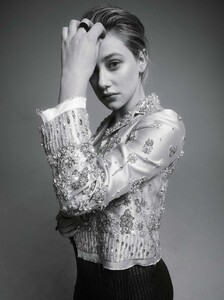 lili-reinhart-content-mode-magazine-march-2022-0.jpeg