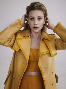 lili-reinhart-content-mode-magazine-march-2022-7.jpeg