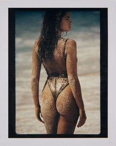 marco-glaviano-cindy-crawford-2-polaroid-collection-1970-2000-10_7x8_5cm_1.jpg