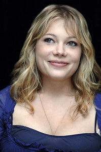 michelle-williams-self-assignment-09-2005-002.jpg