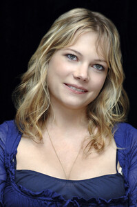 michelle-williams-self-assignment-09-2005-005.jpg
