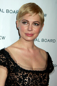michelle-williams_2011-national-board-of-review-of-motion-pictures-gala-19.jpg