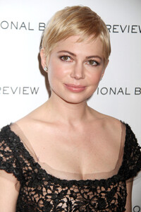 michelle-williams_2011-national-board-of-review-of-motion-pictures-gala-21.jpg