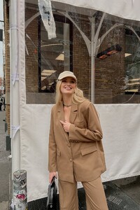 nakd_boxy_long_blazer_1749-000012-0017_social.jpg