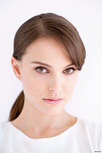 natalie-portman-photoshoot-2012-fa-15.jpg