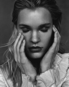 phoebemakeup_39914487_240176943506041_8694954350637744128_n.thumb.jpg.07216ac1cf0aede13b6db9612b30fa40.jpg