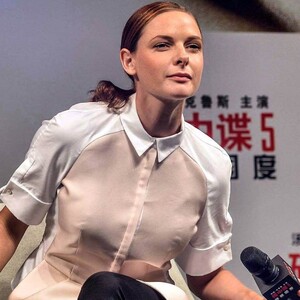 rebecca-ferguson-big-boobs-pictures_3390_40_hot.jpg