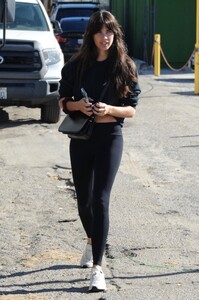 sara-sampaio-out-in-west-hollywood-01-10-2022-9.jpg