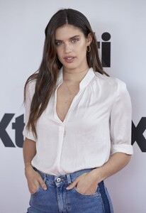 sara-sampaio-presents-xti-new-collectionin-in-madrid-05-08-2019-2.jpg