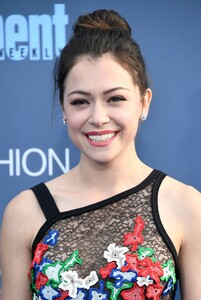 tatiana-maslany-2016-critics-choice-awards-in-santa-monica-12-11-2016-2.jpg