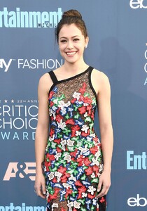 tatiana-maslany-2016-critics-choice-awards-in-santa-monica-12-11-2016-3.jpg