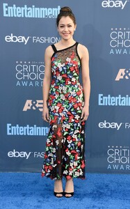 tatiana-maslany-2016-critics-choice-awards-in-santa-monica-12-11-2016-4.jpg
