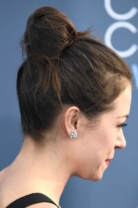 tatiana-maslany-2016-critics-choice-awards-in-santa-monica-12-11-2016-6.jpg