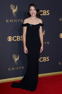 tatiana-maslany-emmy-awards-in-los-angeles-09-17-2017-3.jpg