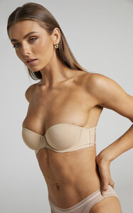 1.Calvin_Klein_-_Strapless_Bra_Lightly_Lined_in_Bare_2528BI22030006012529_3.jpg