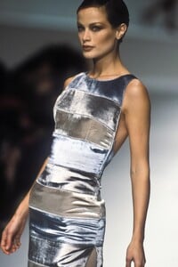1033345320_Valentino1996WomenRTW80.thumb.jpg.c862eae8de89973853bcf1ac08bcb760.jpg