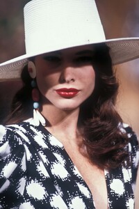 10616859_YvesSaintLaurent1990HauteCouture109.thumb.jpg.7280fefca80dd3e95d4ca4d854a52291.jpg