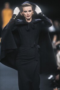 108219153_SoniaRykiel1991WomenRTW50.thumb.jpg.a751732e220583520fbe396071cf5608.jpg