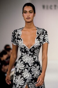 1089594914_VictorAlfaro1995WomenRTW55.thumb.jpg.cb7be333b0d175af4b6597cee7611546.jpg