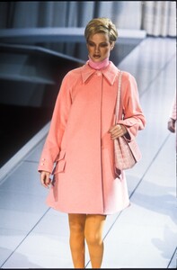 1101855775_Versace1996WomenRTW24.thumb.jpg.08644156dba106fc9faf64477543d8cb.jpg