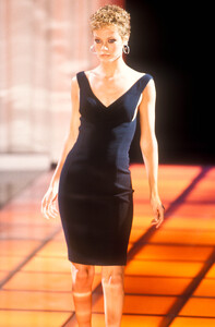 1166260756_Istante1996WomenRTW86.thumb.jpg.55fd8d06bdea9cfbecbb47be250f7527.jpg