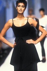 1208529551_ClaudeMontana1994WomenRTW18.thumb.jpg.7c880877db4c272b3155b4e31b3bd4ee.jpg