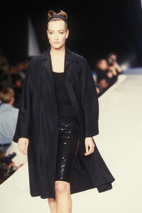 1230190956_DonnaKaran1995WomenRTW35.thumb.jpg.07ae5c2088de4ad4fd12af719b52ab80.jpg