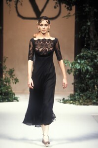 1233132947_Valentino1994HauteCouture121.thumb.jpg.f2e63c64900524908867978a814d41e9.jpg