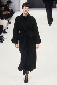 1257540740_MaxMara1996WomenRTW77.thumb.jpg.709a55f023bea1f2b7e38a5496232b3e.jpg