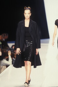 1272680339_DonnaKaran1995WomenRTW34.thumb.jpg.249225b1563ede6aade035d2b4497c99.jpg