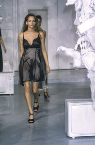 13317695_CostumeNational1995WomenRTW25.thumb.jpg.1a6b9a4fc23e8e9e5da6bfedf6af1338.jpg