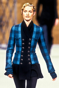 1387614705_Chanel1993HauteCouture165.thumb.jpg.44233d6bffeb283cb82ea784224cc153.jpg