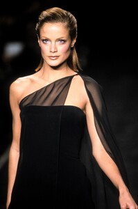 1410888149_Halston1998WomenRTW35.thumb.jpg.35f6f8ee278ea75a607cc6ec935e4335.jpg