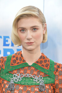 Elizabeth+Debicki+Premiere+Columbia+Pictures+YMMHRaJx8mwx.jpg