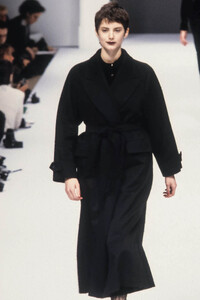 1456806933_MaxMara1996WomenRTW78.thumb.jpg.1ffc2b9d5acc226bafcd2c636bc97b2f.jpg