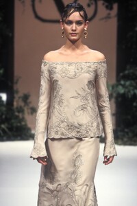 1459116198_Valentino1994HauteCouture4.thumb.jpg.482a3595e80554d4a3f73e095d799d11.jpg