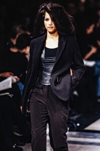 1475006160_HelmutLang1992WomenRTW131.thumb.jpg.163ab3dd4fc76da486834c4e51a589de.jpg