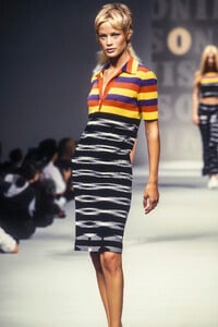 152217951_Missoni1996WomenRTW26.thumb.jpg.e06fcc23f8751e5c59c89442b542d8f9.jpg