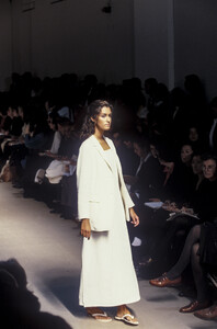 1574294032_JilSanderSpring19943.thumb.jpg.5c01ad204d4e9cda2d72845771f8b2a1.jpg